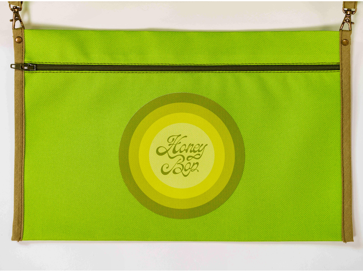 Pochette imperméable amovible du matelas de plage Linden ’71 vert anis avec fermeture zippée et logo Honey Bop
